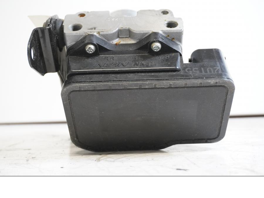 Höger sida på ABS Modulator från en Triumph Sprint ST -2007 motorcykel.