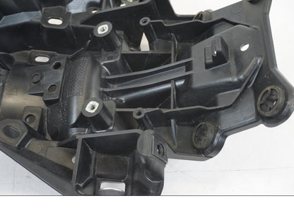 Extrabild5 på Strålkastarfäste från en Yamaha MT-09 -2021 motorcykel.