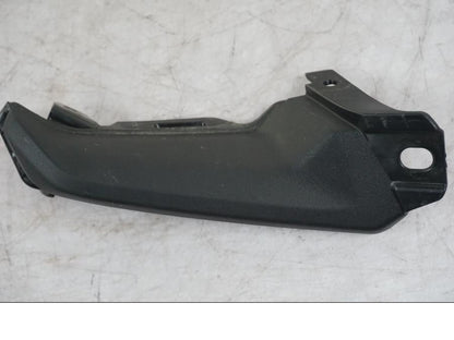 Baksidan på Sidkåpa innerplast från en Yamaha MT-09 -2024 motorcykel.