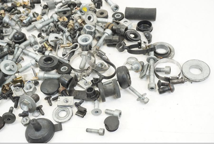 Extrabild1 på Skruv / Mutter etc från en BMW K 1200 LT -2004 motorcykel.