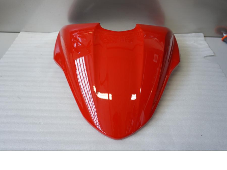 Snett nerifrån på Kuts från en Ducati Alla -2014 motorcykel.