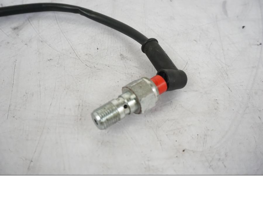 Höger sida på Bromsljuskontakt från en KTM 1290 Super Duke -2019 motorcykel.