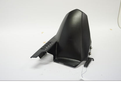 Baksidan på Svingskärm från en BMW F 700 GS -2013 motorcykel.