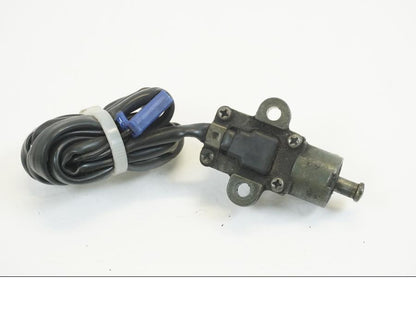 Höger sida på Sidostödsbrytare från en Yamaha FZ-S 600 -1999 motorcykel.