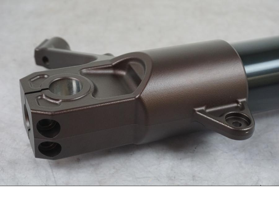 Vänster sida på Gaffelben från en Yamaha V-Max 1700 -2009 motorcykel.