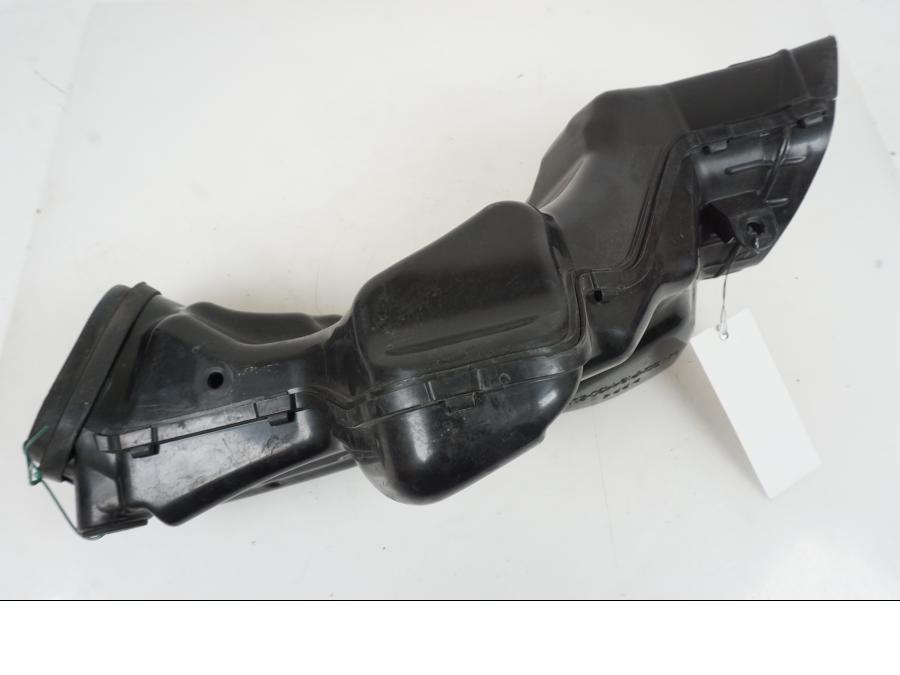 Snett uppifrån på Luftrör från en Suzuki GSX-R 1000 -2007 motorcykel.