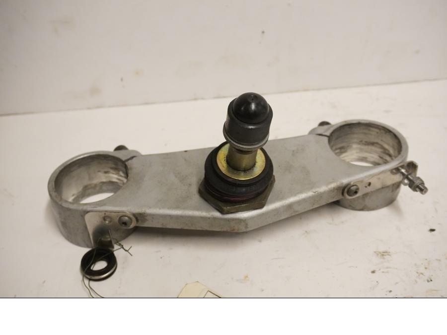 Framsidan på Gaffelkrona från en BMW R 1100 S -1999 motorcykel.