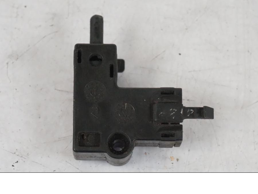 Höger sida på Kopplingskontakt från en Suzuki VL 800 -2002 motorcykel.