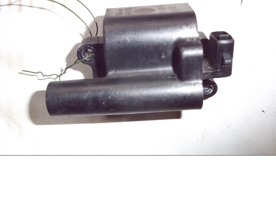 Baksidan på Tändspole från en Ducati Monster 1100 EVO ABS -2012 motorcykel.