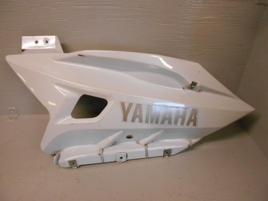 Framsidan på Magkåpa från en Yamaha YZF-R 125 -2012 motorcykel.