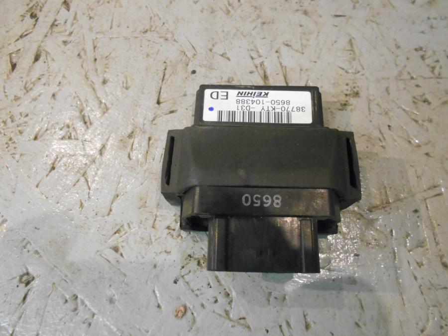 Framsidan på CDI / ECU från en Honda CBR 125 R -2007 motorcykel.