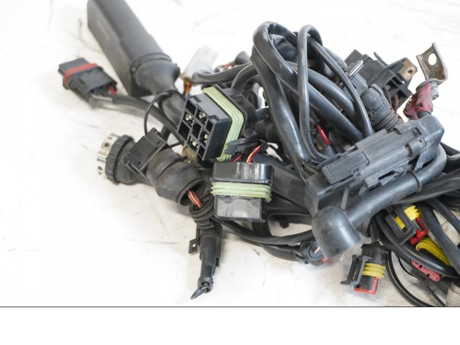 Höger sida på Kabelstam från en Ducati 748 -1999 motorcykel.