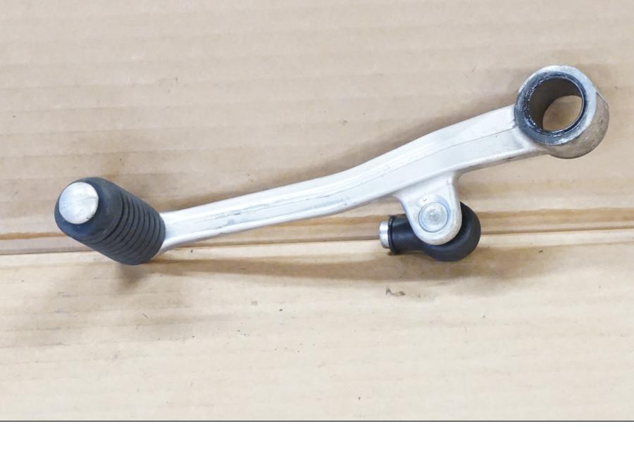 Framsidan på Växelpedal från en Yamaha MT-09 Tracer -2019 motorcykel.