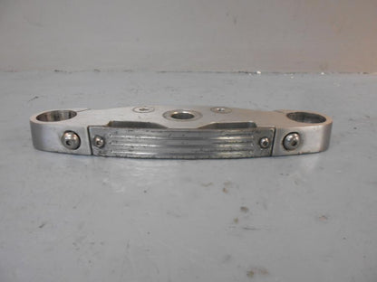 Höger sida på Gaffelkrona från en Kawasaki VN 1500 Classic Tourer -2002 motorcykel.