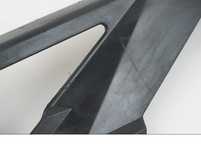 Vänster sida på Kedjeskydd från en Suzuki GSX-R 1000 -2007 motorcykel.