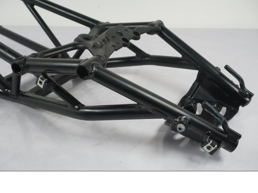 Baksidan på Bakram från en KTM 1290 Super Duke R -2015 motorcykel.