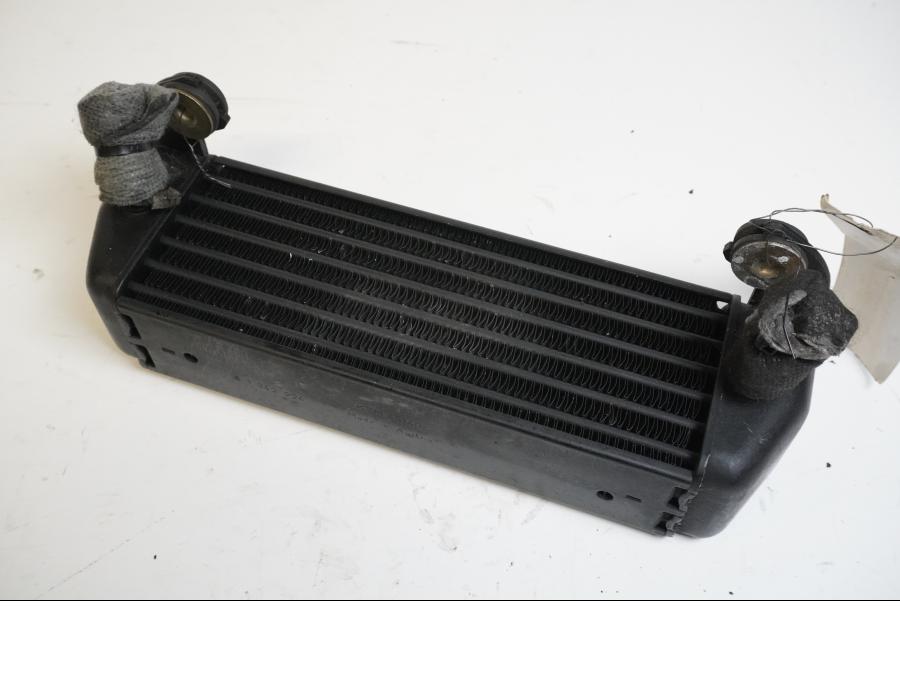 Framsidan på Oljekyl från en BMW R 1150 GS -1999 motorcykel.