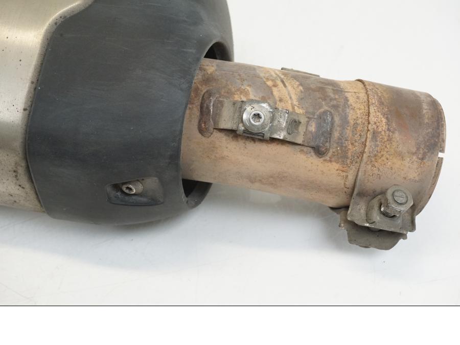 Baksidan på Ljuddämpare från en BMW R 1250 GS -2019 motorcykel.