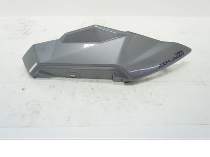 Framsidan på Bensintankskåpa från en Triumph Tiger Explorer -2012 motorcykel.