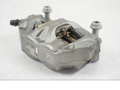 Baksidan på Bromsok från en KTM 1290 Super Duke R EVO -2023 motorcykel.