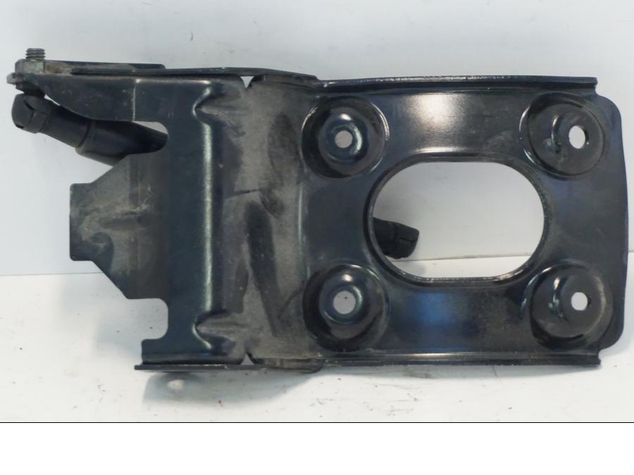 Höger sida på Sadelfäste från en Yamaha X-Max 250 -2016 scooter.