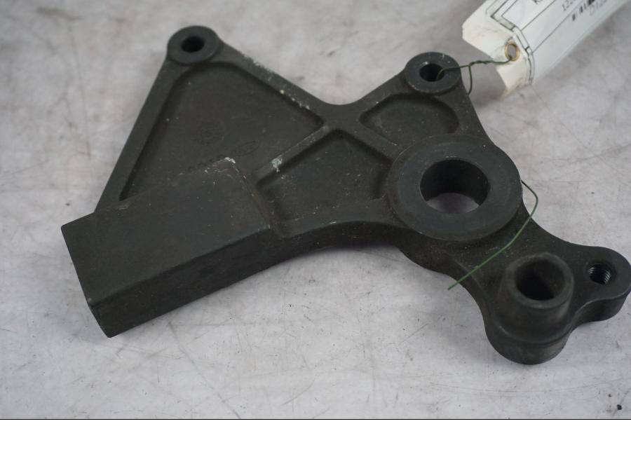 Framsidan på Bromsoksfäste från en Kawasaki ER-6N -2011 motorcykel.