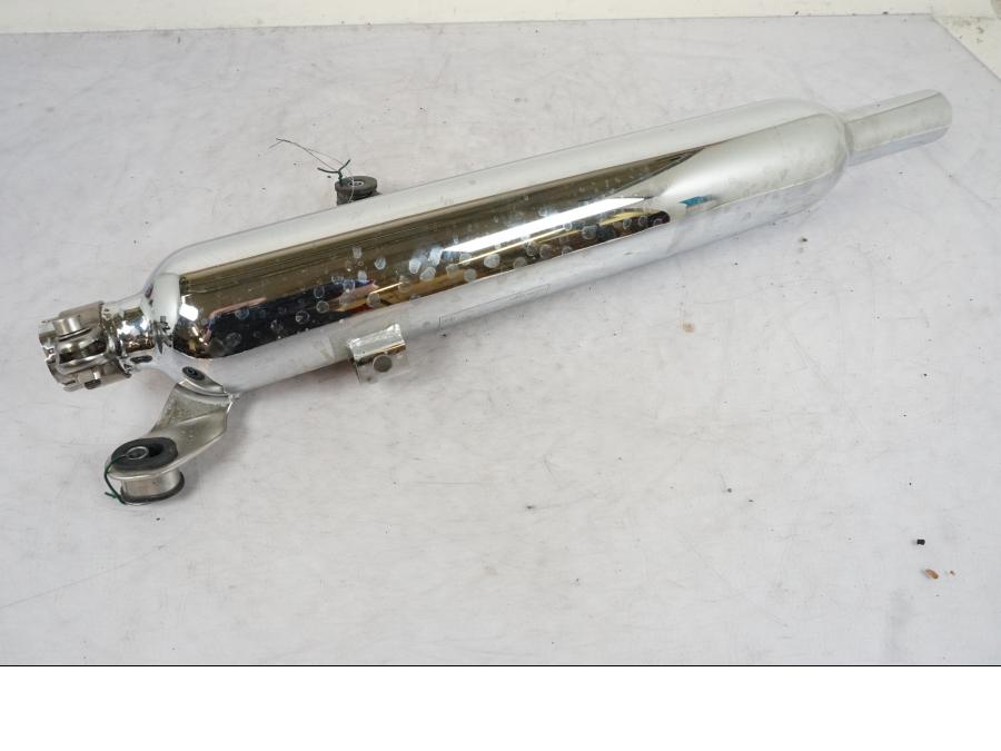 Framsidan på Ljuddämpare från en Triumph Bonneville T120 -2021 motorcykel.