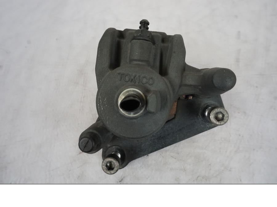 Baksidan på Bromsok från en Kawasaki ER-6F -2010 motorcykel.