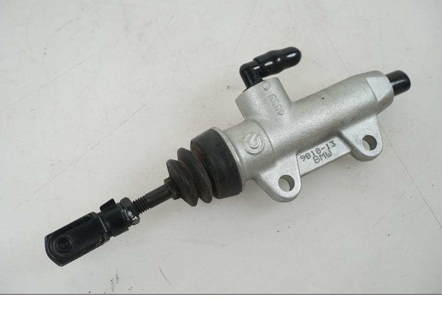 Baksidan på Bromshuvudcylinder från en BMW F 750 GS -2019 motorcykel.