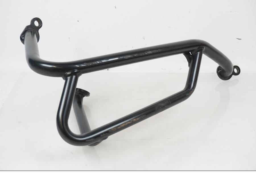 Framsidan på Motorskyddsbåge från en H-D Adventure Pan America Special RA1250S -2021 motorcykel.