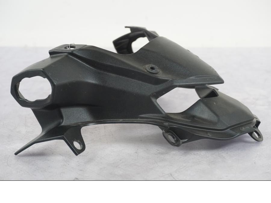 Baksidan på Vindrutefäste från en Kawasaki Z 900 -2019 motorcykel.