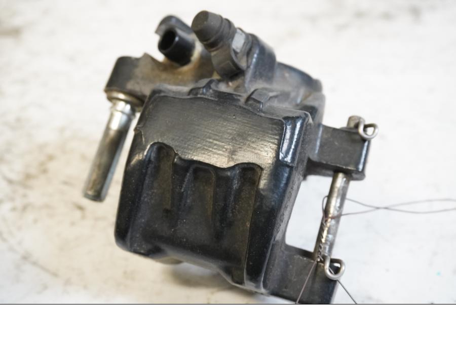 Baksidan på Bromsok från en KTM 125 Duke -2015 motorcykel.