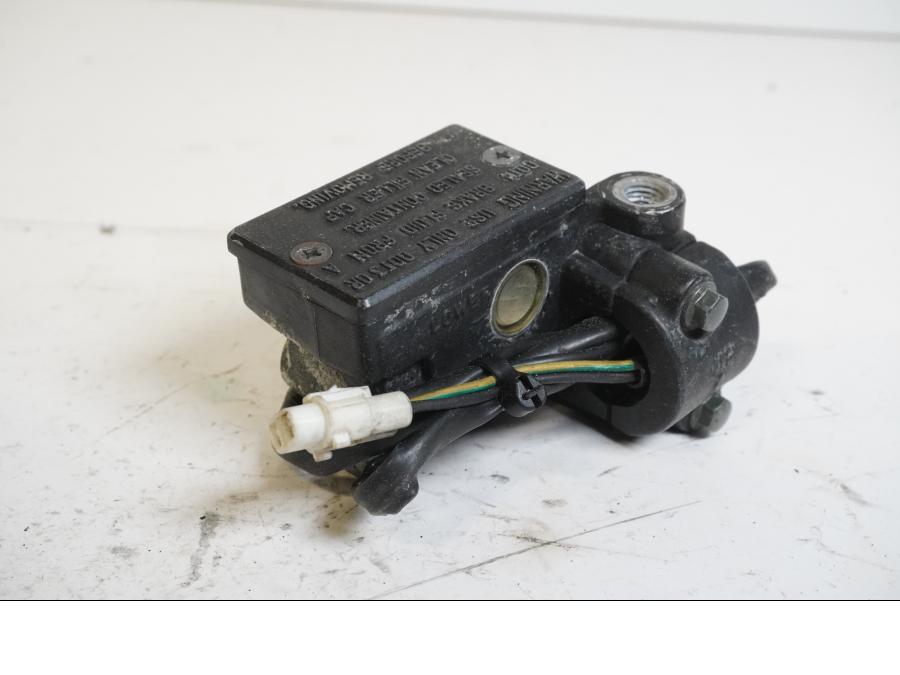 Baksidan på Bromshuvudcylinder från en Hsun HS450ATV-2 -2012 ATV.