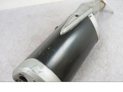 Vänster sida på Ljuddämpare från en Kawasaki Z 750 -2008 motorcykel.