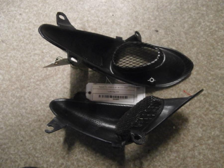 Baksidan på Luftintag från en Suzuki TL 1000 S -1997 motorcykel.