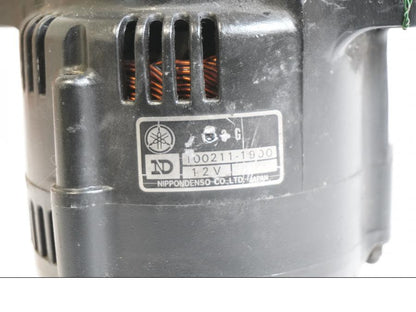 Höger sida på Generator från en Yamaha FJ 1100 -1984 motorcykel.