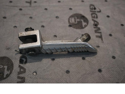 Baksidan på Fotpinne från en Suzuki GSX-R 1000 -2008 motorcykel.