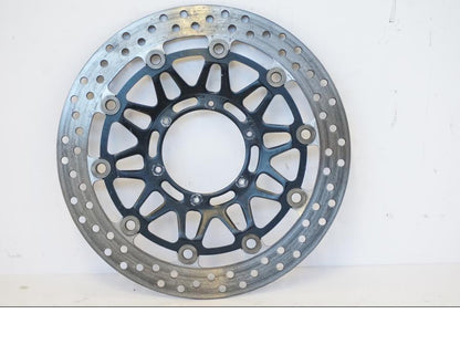 Framsidan på Bromsskiva från en Honda CBR 900 RR -2001 motorcykel.