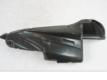 Vänster sida på Luftrör från en Suzuki GSX-R 750 -2007 motorcykel.