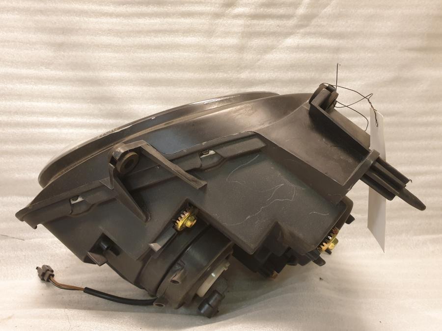 Baksidan på Strålkastare från en Suzuki GSX 1300 R -1999 motorcykel.