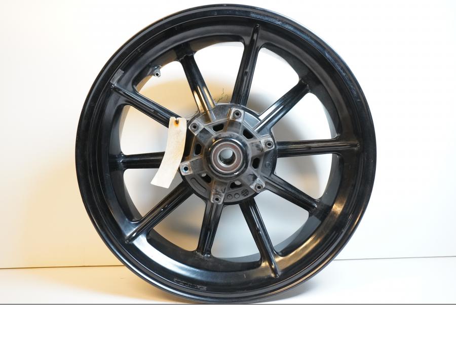 Extrabild1 på Fälg från en Ducati Scrambler 800 -2016 motorcykel.