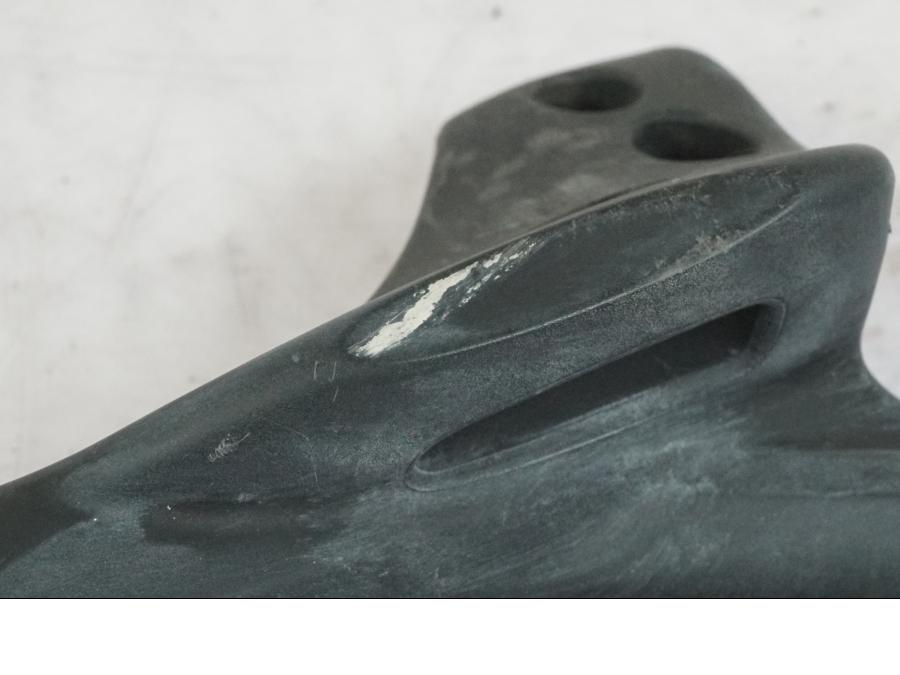 Baksidan på Sidoväskhållare från en BMW R 850 R -2004 motorcykel.