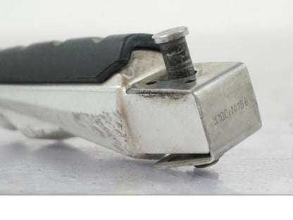 Snett nerifrån på Fotpinne från en BMW R 1200 R -2007 motorcykel.