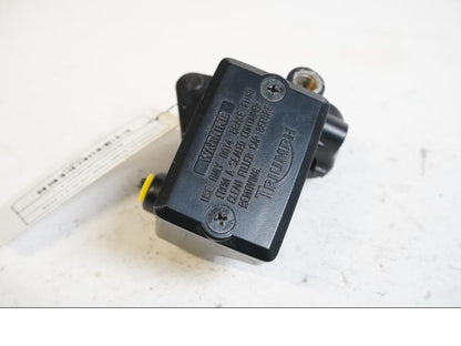 Baksidan på Bromshuvudcylinder från en Triumph Street Triple -2009 motorcykel.