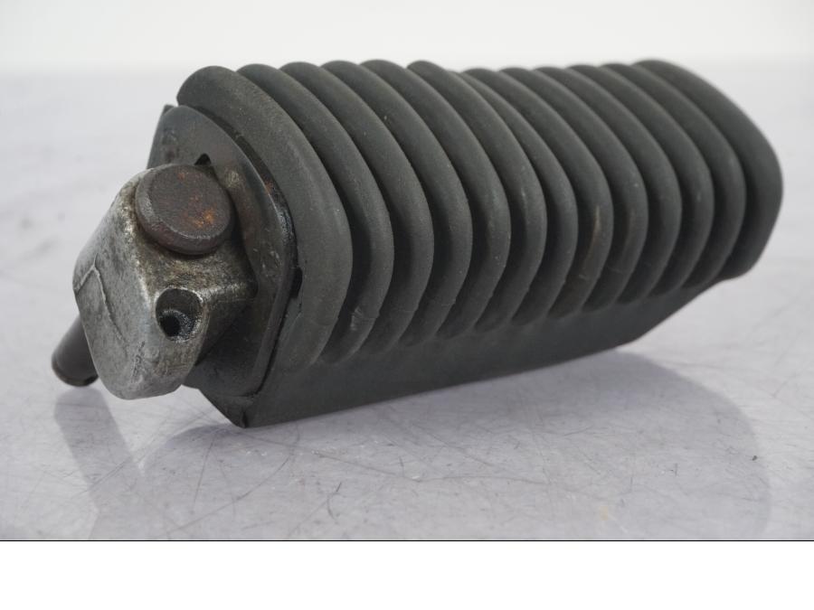 Höger sida på Fotpinne från en BMW R 1100 GS -1998 motorcykel.