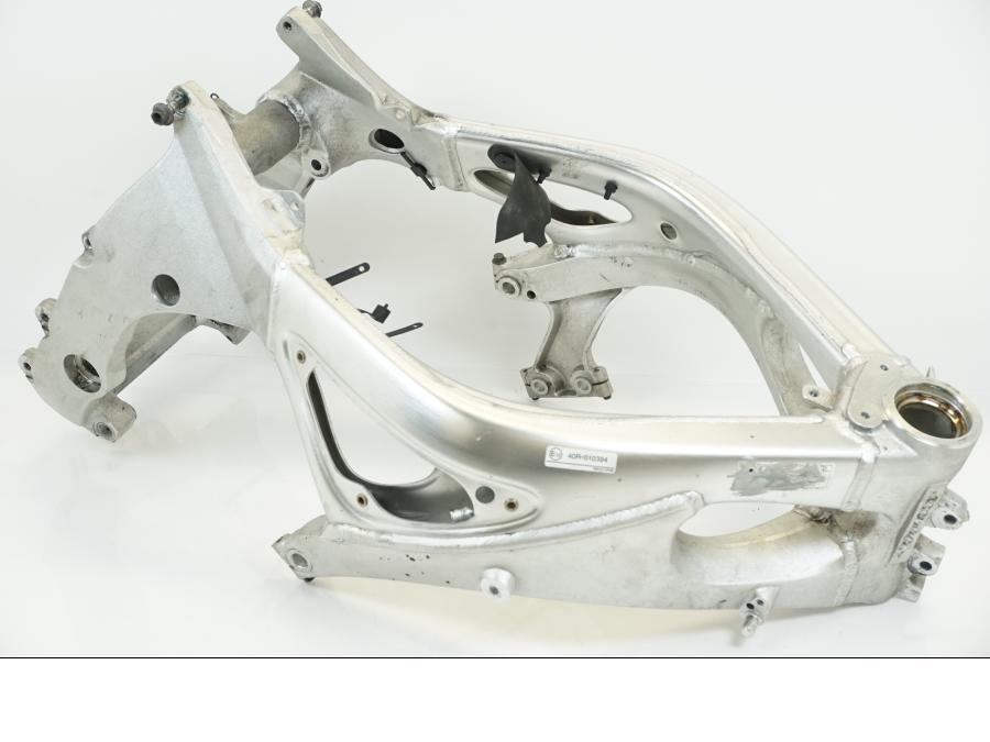 Vänster sida på Ram från en Yamaha YZF R6 -1999 motorcykel.