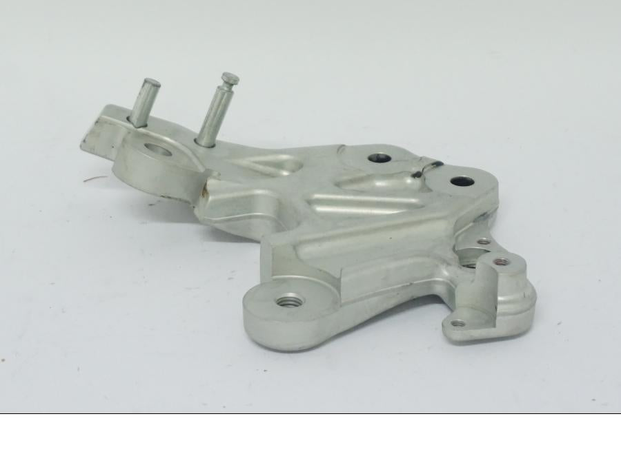 Höger sida på Sidostödsfäste från en Ducati Desert X -2022 motorcykel.