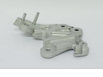 Höger sida på Sidostödsfäste från en Ducati Desert X -2022 motorcykel.