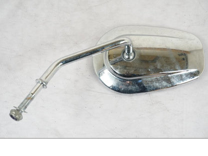 Snett uppifrån på Backspegel från en H-D Sportster 883 XL -2007 motorcykel.