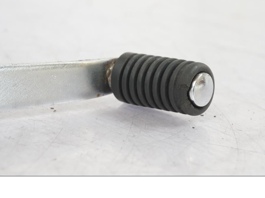 Baksidan på Växelpedal från en Honda CB 750 -1996 motorcykel.